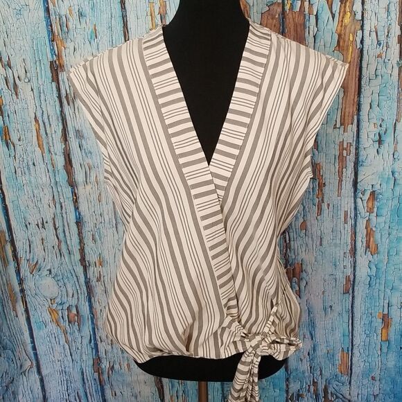 Fab'rik Sleeveless Striped Top - Picture 3 of 12